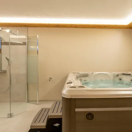 Haus Alpenrose Appartement-fewo Alpenrose 4-bettwohnung 1- Og Ost By Interhome * Saas-Almagell
